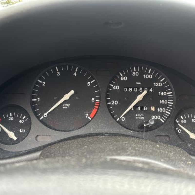 Pretensionneur de ceinture avant gauche OPEL CORSA B Photo n°18