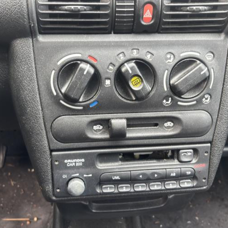 Pretensionneur de ceinture avant gauche OPEL CORSA B Photo n°19