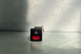 Bouton de warning CITROEN SAXO Photo n°1