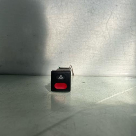 Bouton de warning CITROEN SAXO Photo n°1