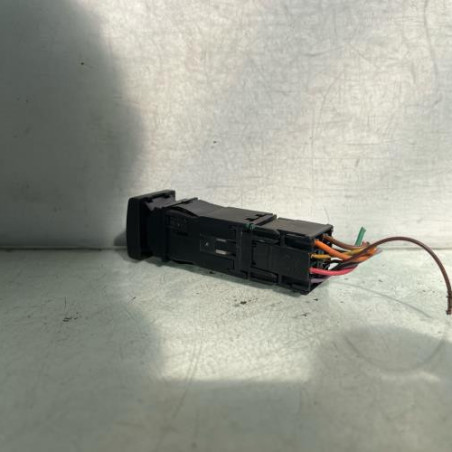 Bouton de warning CITROEN SAXO