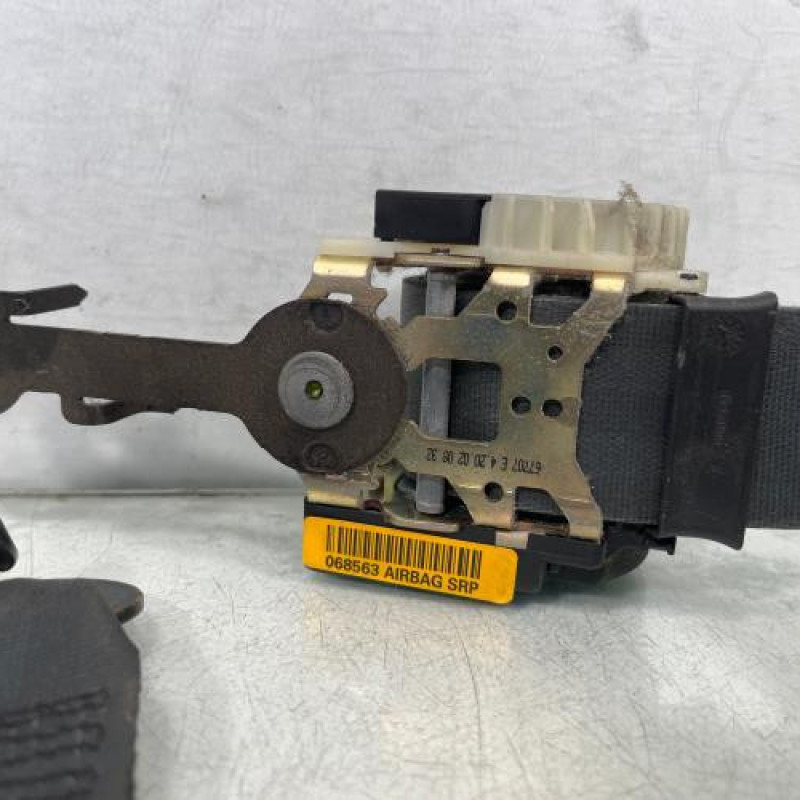 Ceinture avant gauche RENAULT CLIO 2 Photo n°4