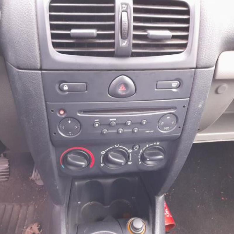 Ceinture avant gauche RENAULT CLIO 2 Photo n°8