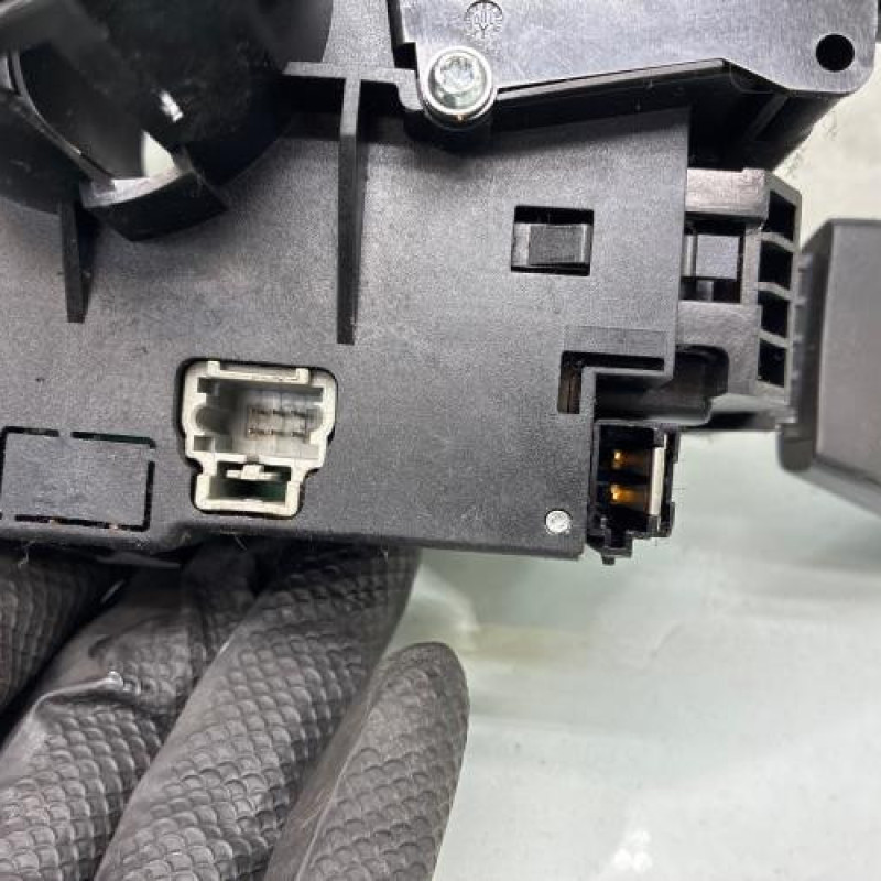 Com (Bloc Contacteur Tournant+Commodo Essuie Glace+Commodo Phare) PEUGEOT 207 Photo n°8