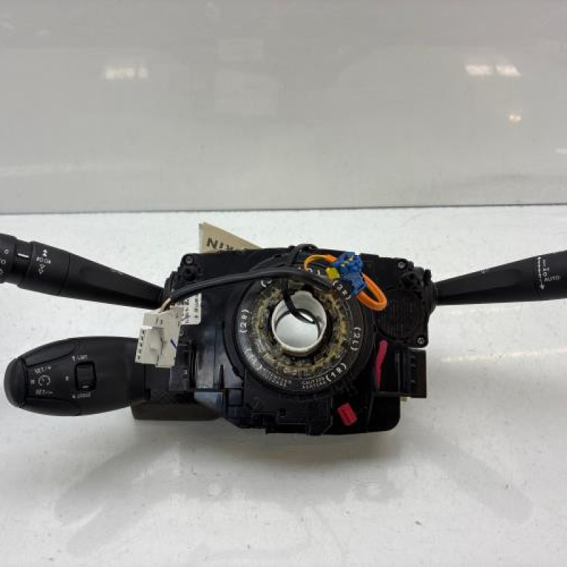 Com (Bloc Contacteur Tournant+Commodo Essuie Glace+Commodo Phare) PEUGEOT 208 1 Photo n°1