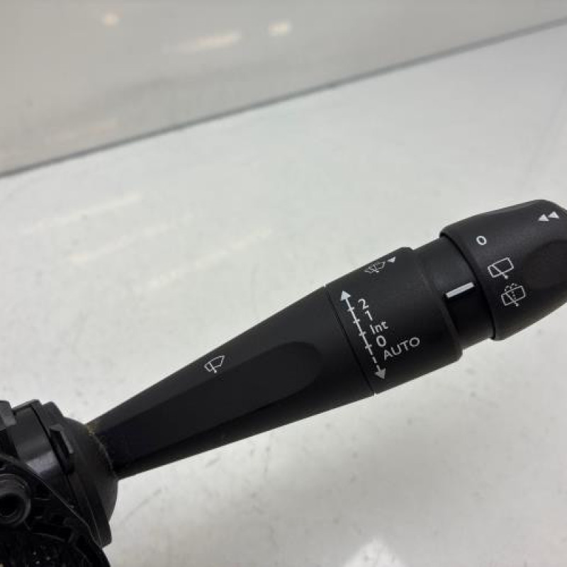 Com (Bloc Contacteur Tournant+Commodo Essuie Glace+Commodo Phare) PEUGEOT 208 1 Photo n°4