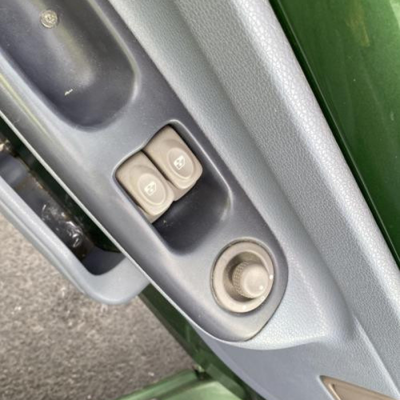 Ceinture avant gauche RENAULT TWINGO 1 Photo n°18