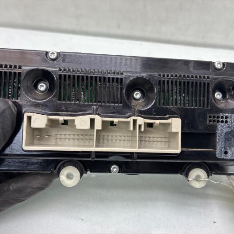 Commande chauffage VOLKSWAGEN GOLF PLUS Photo n°3