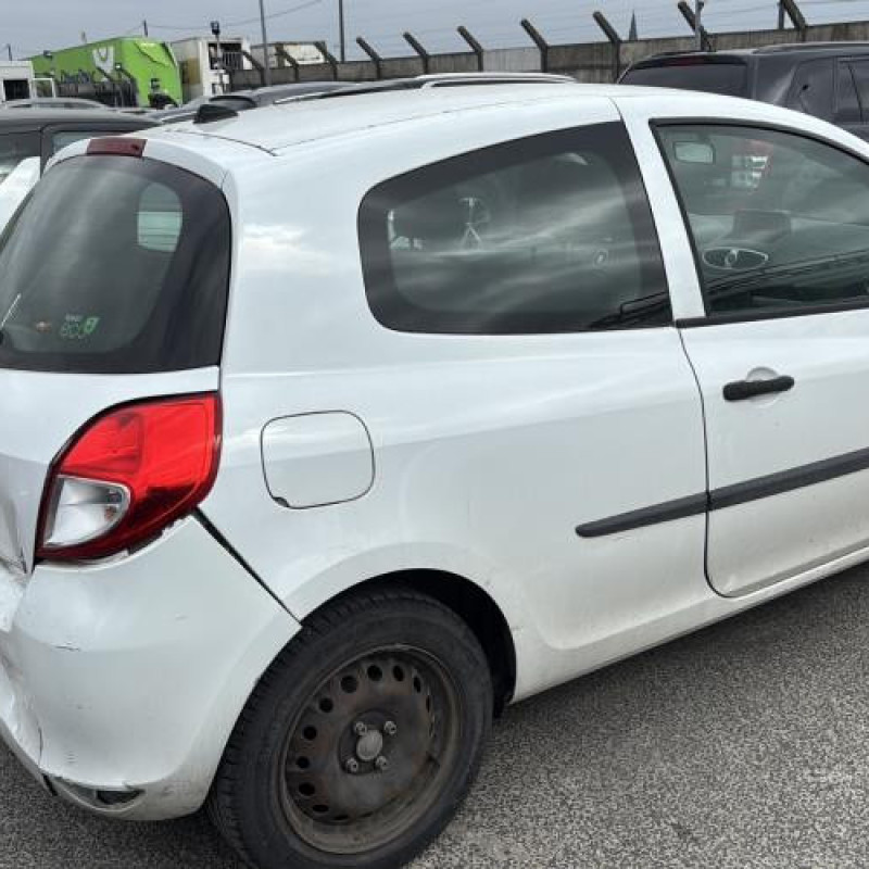 Moteur RENAULT CLIO 3 Photo n°8