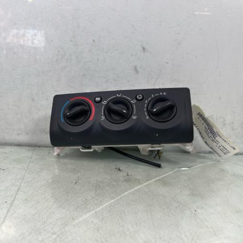 Commande chauffage RENAULT CLIO 2 CAMPUS Photo n°1