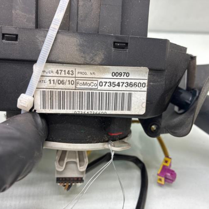 Com (Bloc Contacteur Tournant+Commodo Essuie Glace+Commodo Phare) FORD KA 2 Photo n°6