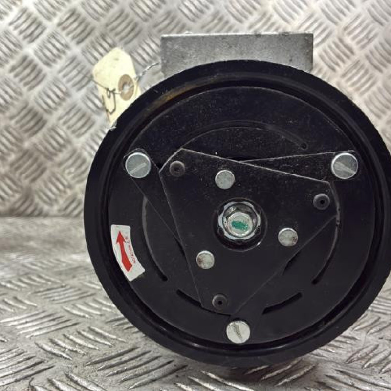 Compresseur clim RENAULT LAGUNA 3 Photo n°2