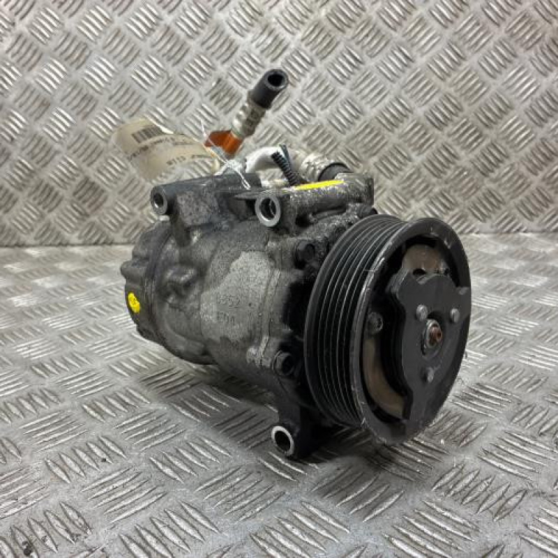 Compresseur clim PEUGEOT 208 1 Photo n°1