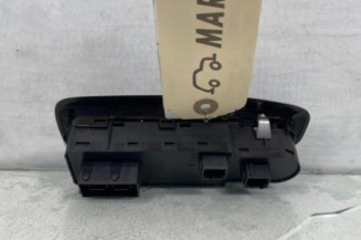 Interrupteur de leve vitre avant gauche PEUGEOT 208 1