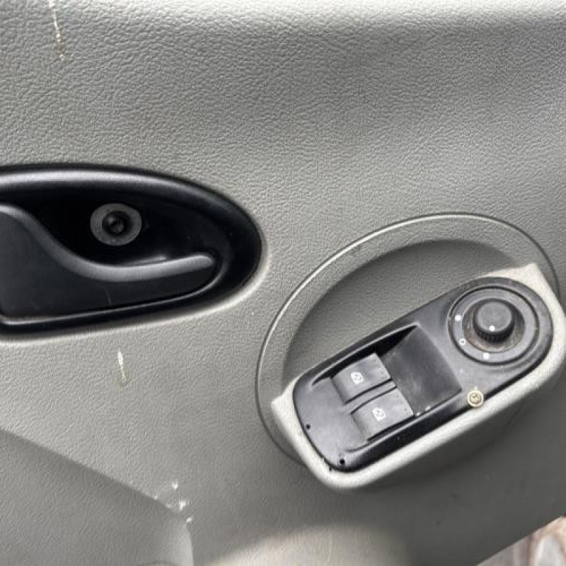Interrupteur de leve vitre avant gauche RENAULT MASTER 2 Photo n°19