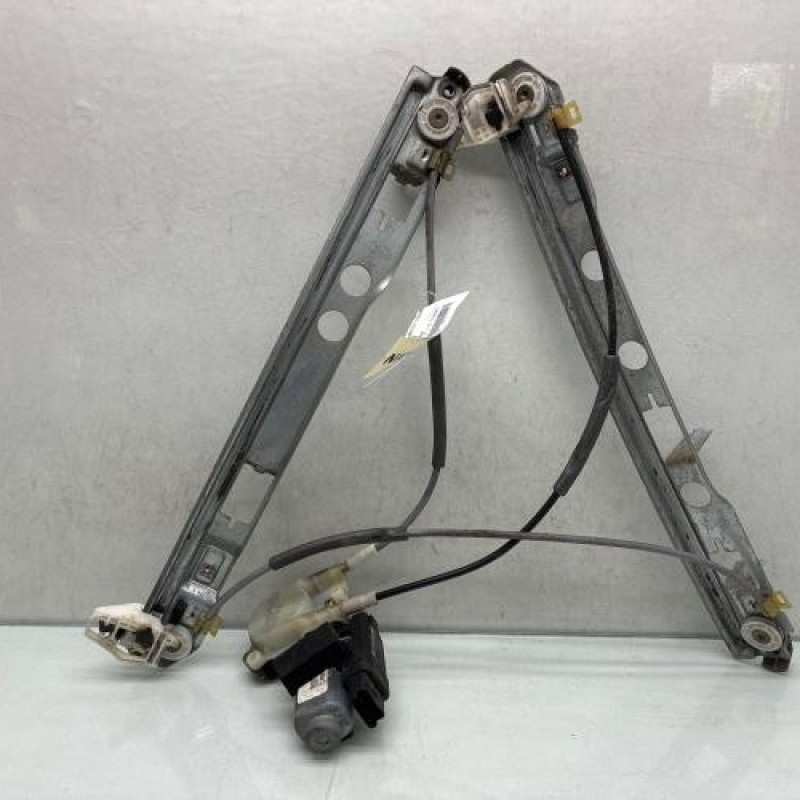 Leve vitre electrique avant droit RENAULT MEGANE 2 Photo n°1