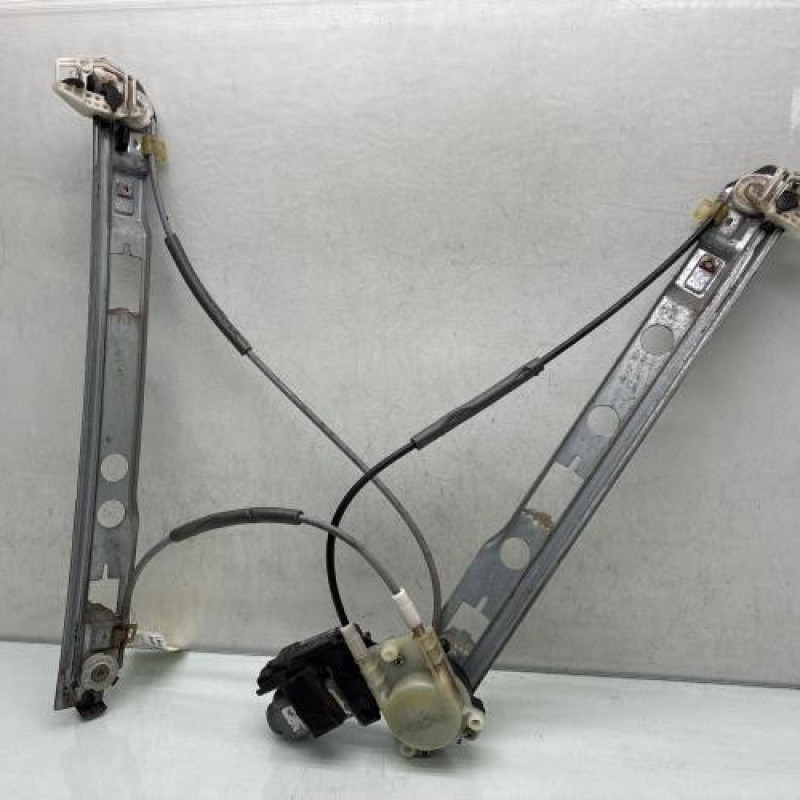 Leve vitre electrique avant gauche RENAULT MEGANE 2 Photo n°1