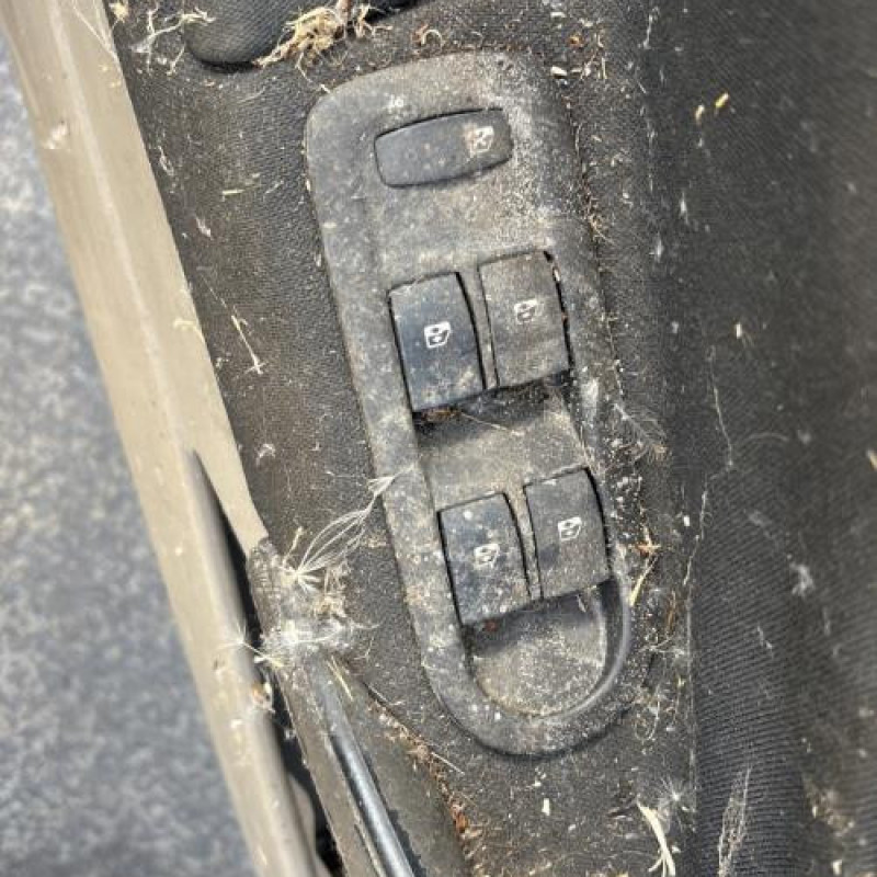 Leve vitre electrique avant gauche RENAULT MEGANE 2 Photo n°16