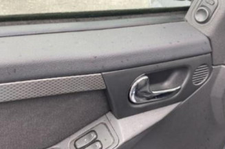 Custode avant gauche OPEL MERIVA A