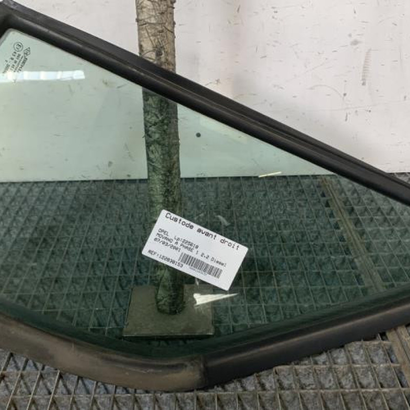 Custode avant droit (porte) OPEL MOVANO A Photo n°1