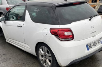 Custode avant gauche (porte) CITROEN DS3
