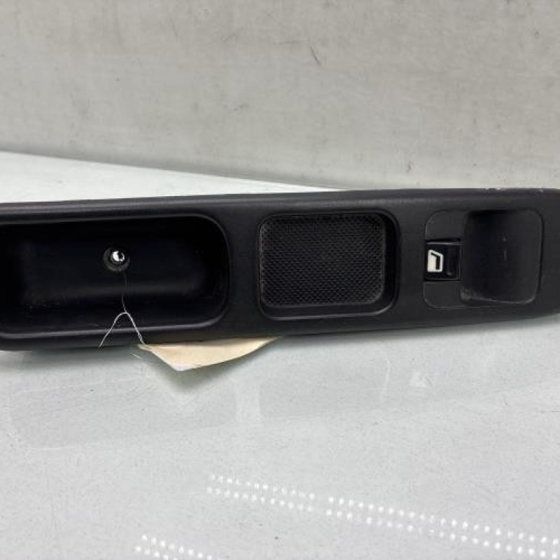 Interrupteur de leve vitre avant droit PEUGEOT 307 Photo n°1