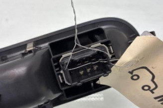 Interrupteur de leve vitre avant droit RENAULT CLIO 3