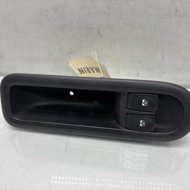 Interrupteur de leve vitre avant gauche RENAULT CLIO 3 Photo n°1