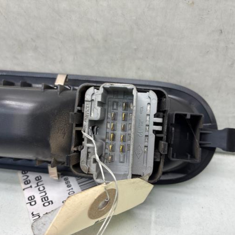 Interrupteur de leve vitre avant gauche RENAULT CLIO 3 Photo n°3