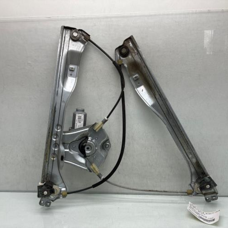 Leve vitre electrique avant droit RENAULT CLIO 3 Photo n°1