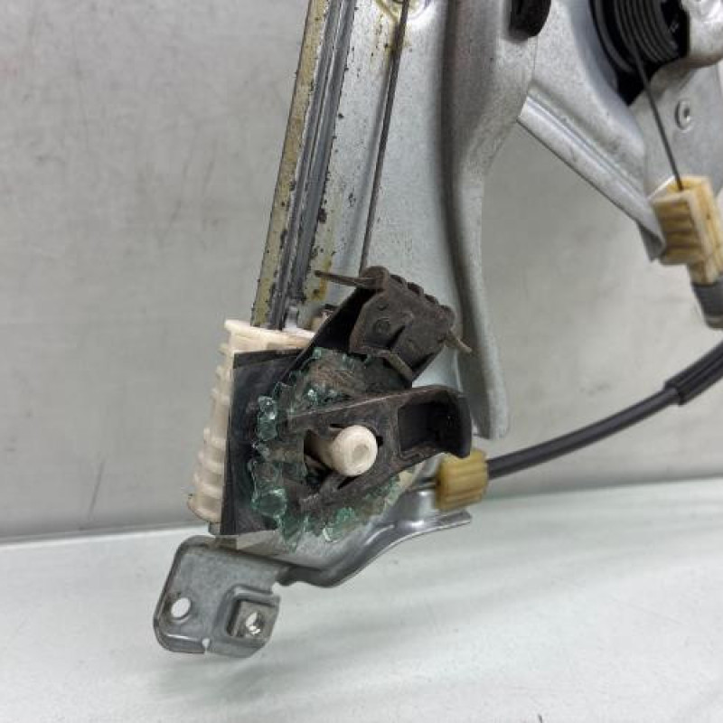 Leve vitre electrique avant droit RENAULT CLIO 3 Photo n°3