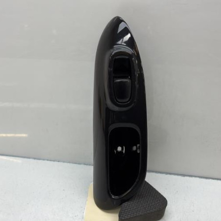 Interrupteur de leve vitre arriere droit NISSAN JUKE 1 Photo n°1