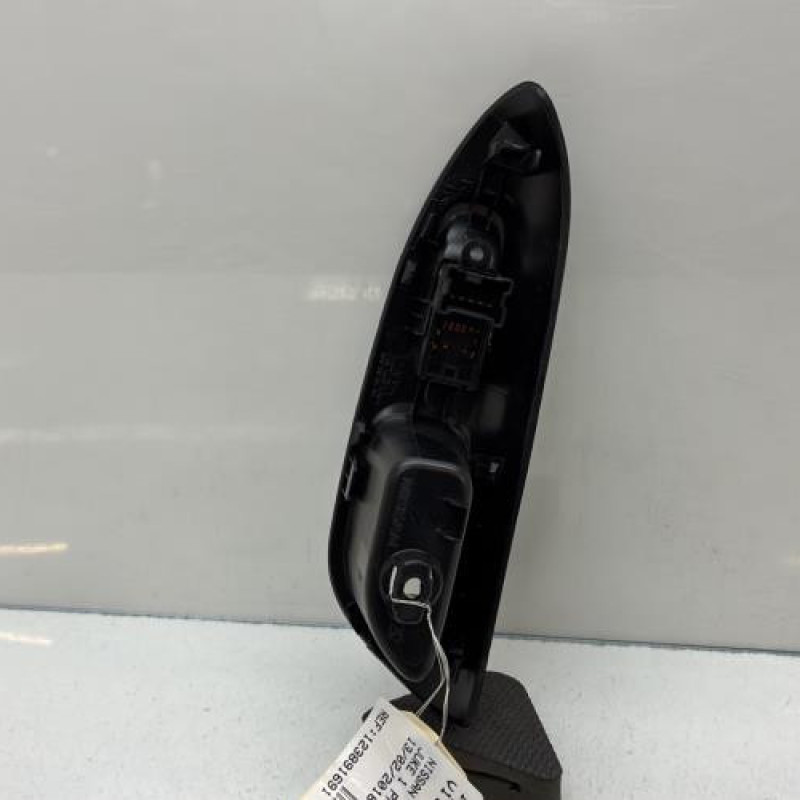 Interrupteur de leve vitre arriere droit NISSAN JUKE 1 Photo n°4