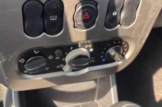 Leve vitre mecanique avant droit DACIA SANDERO 1