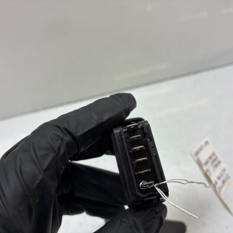 Interrupteur de leve vitre avant droit RENAULT KANGOO 1 Photo n°2