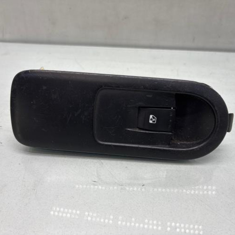 Interrupteur de leve vitre avant droit RENAULT SCENIC 2 Photo n°1