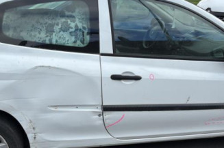 Custode arriere droit RENAULT CLIO 3