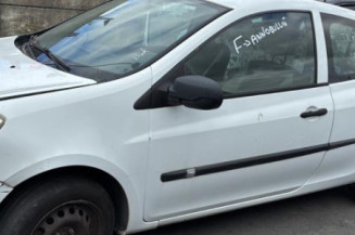 Custode arriere droit RENAULT CLIO 3