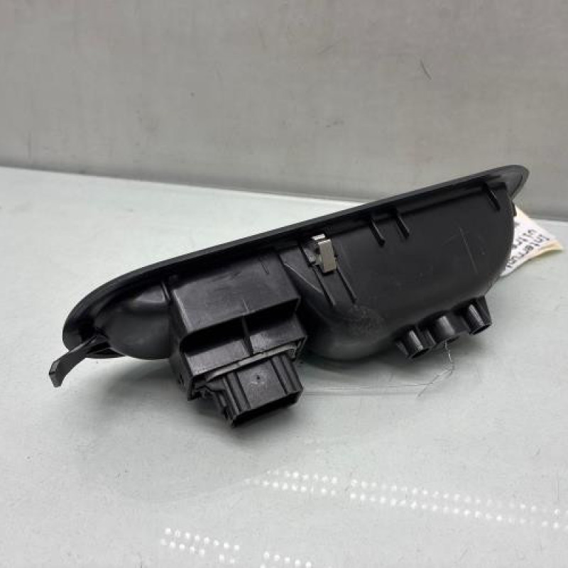 Interrupteur de leve vitre avant droit RENAULT CLIO 3 Photo n°2