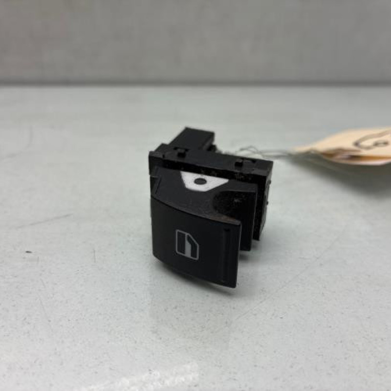 Interrupteur de leve vitre arriere gauche VOLKSWAGEN GOLF 6 Photo n°1