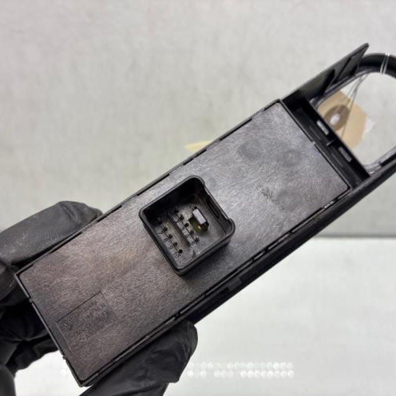 Interrupteur de leve vitre avant gauche VOLKSWAGEN GOLF 6 Photo n°3