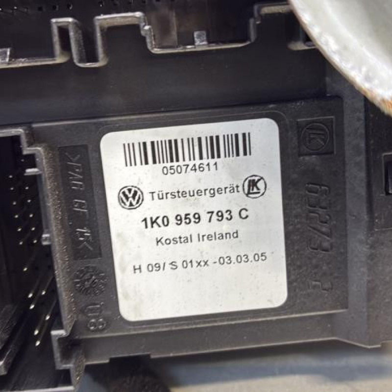 Leve vitre electrique avant gauche VOLKSWAGEN TOURAN 1 Photo n°6