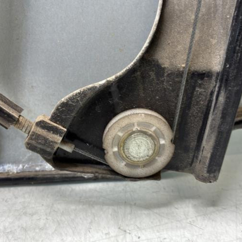 Leve vitre electrique avant gauche VOLKSWAGEN TOURAN 1 Photo n°8