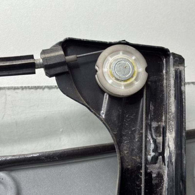 Leve vitre electrique avant gauche VOLKSWAGEN TOURAN 1 Photo n°10