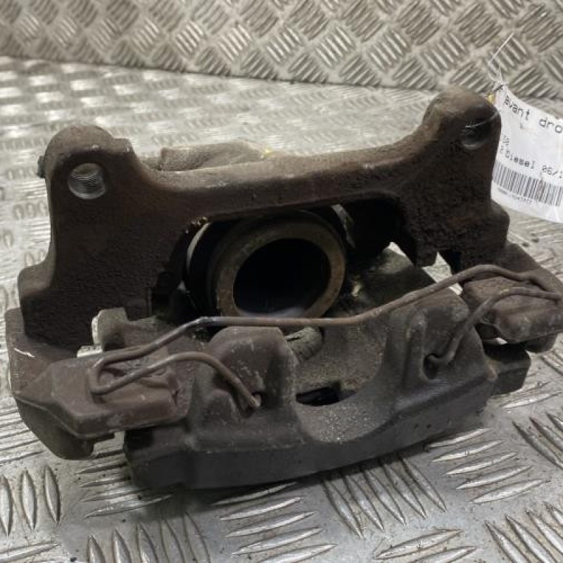 Etrier avant droit (freinage) AUDI A4 3 Photo n°1