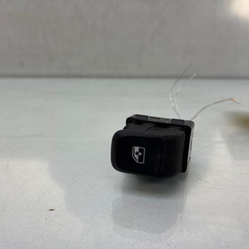 Interrupteur de leve vitre avant droit AUDI Q2 Photo n°1