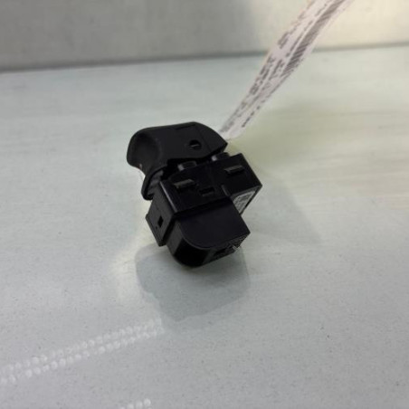 Interrupteur de leve vitre avant droit AUDI Q2