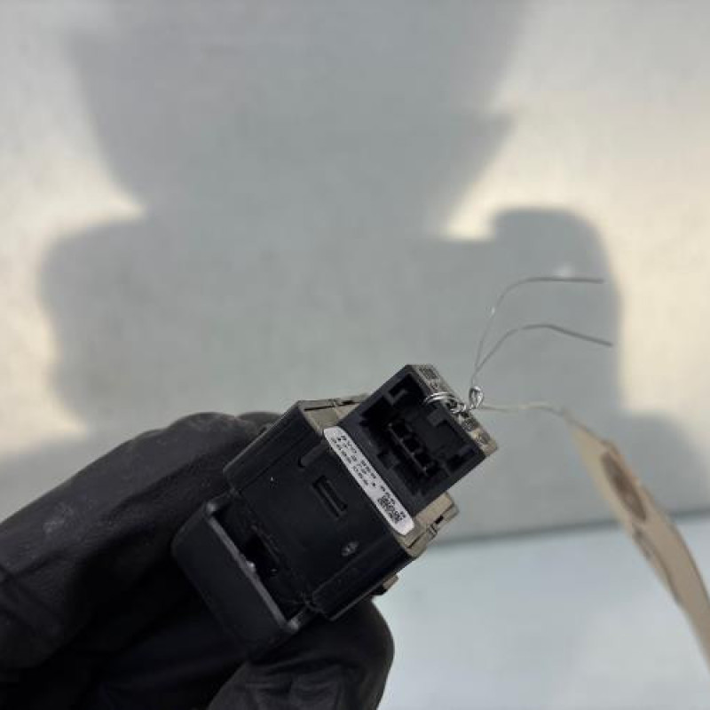 Interrupteur de leve vitre avant droit AUDI Q2 Photo n°3