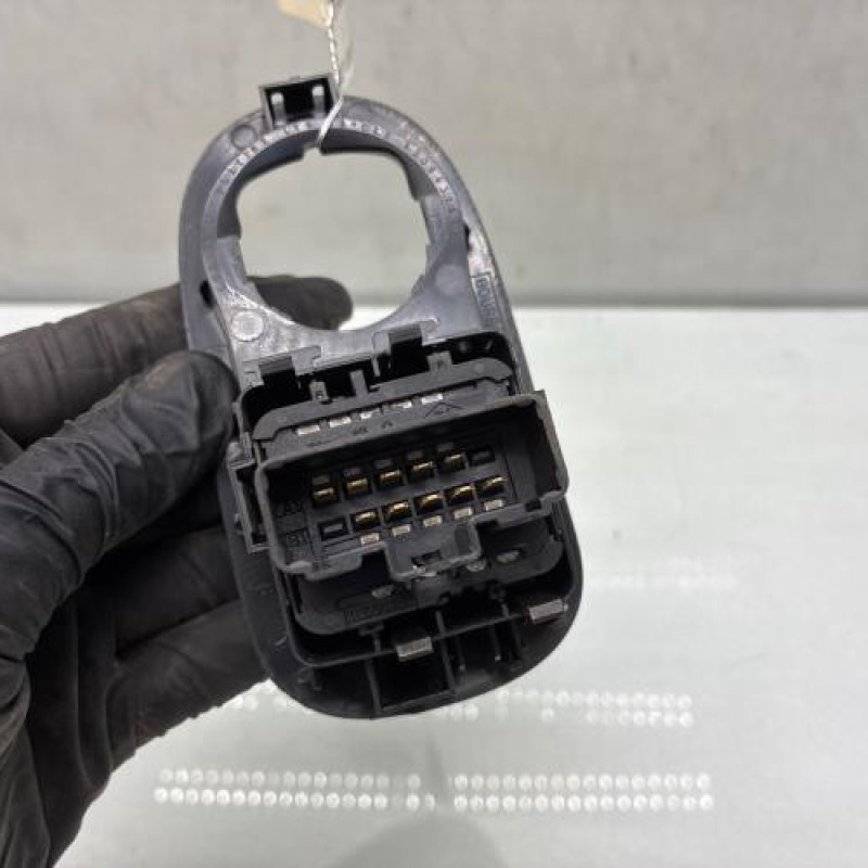 Interrupteur de leve vitre avant gauche RENAULT KANGOO 2 Photo n°3