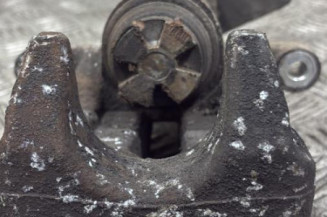 Etrier arriere gauche (freinage) RENAULT MEGANE 2